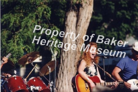 Jubilee entertainment in the park, singer