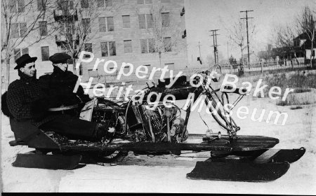 Snowmobile built by Kelly & Service, 1915