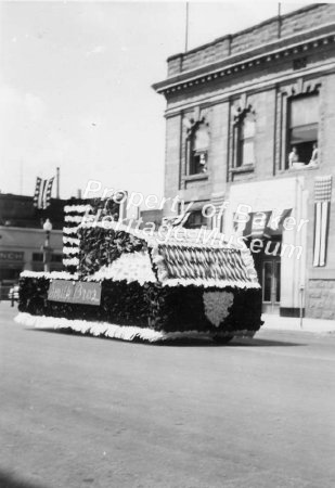 Smith Brothers float