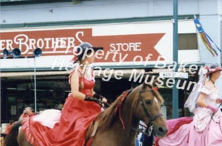 Women riding sidesaddle, Jubilee parade