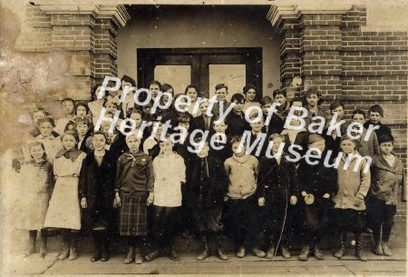 School class, ca. 1920