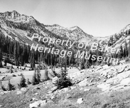 Moutains near Twin Lakes