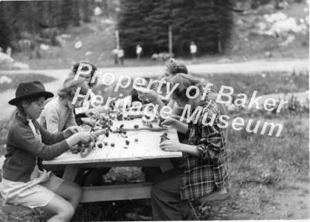 Girls Scouts, 1947