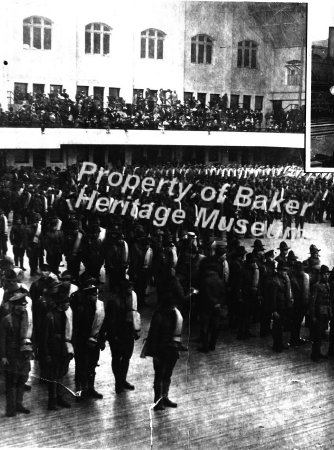 WWI soldiers at train station