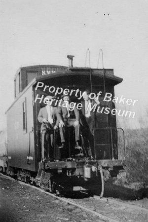 Men on SVRR caboose