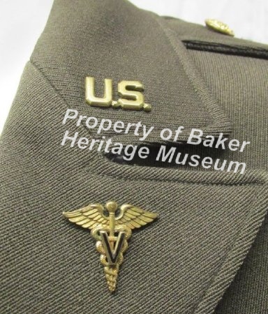 Uniform, Jacket Lapel pins