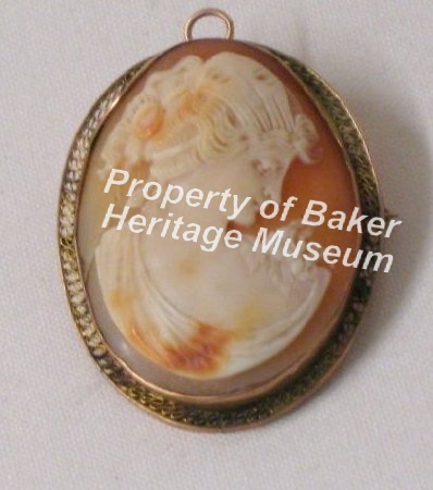 Cameo Pendant/Brooch